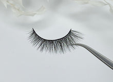 Load image into Gallery viewer, Love #04