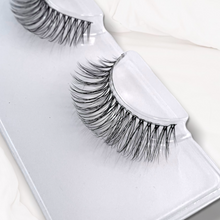 Load image into Gallery viewer, Naked Holly